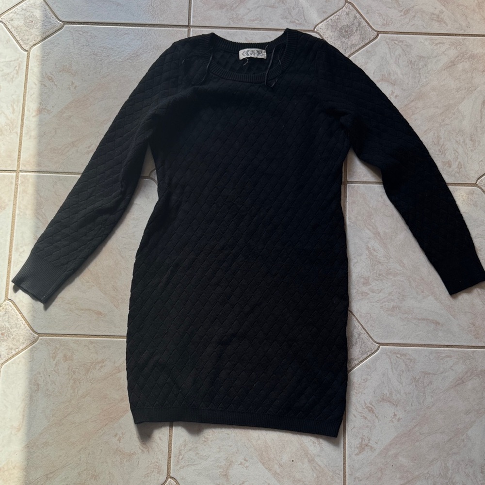 Black Quilted Knit Long-Sleeve Dress - Picture 1 of 5
